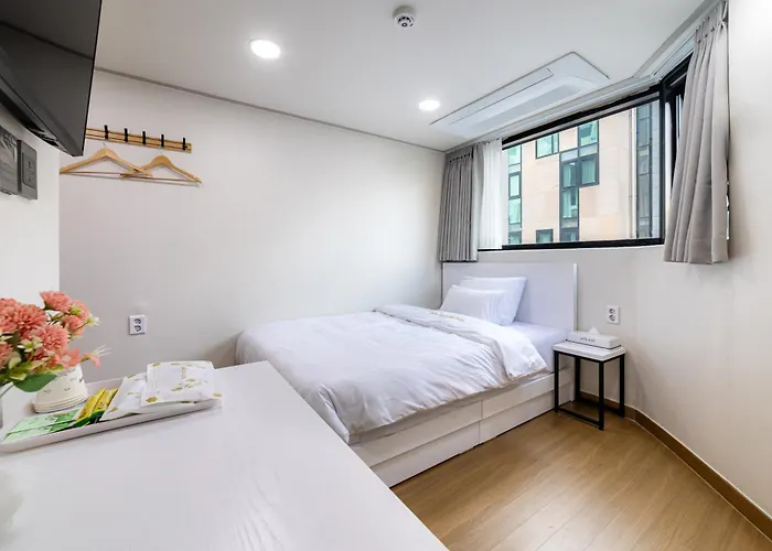 Bliss Myeongdong Hotel *