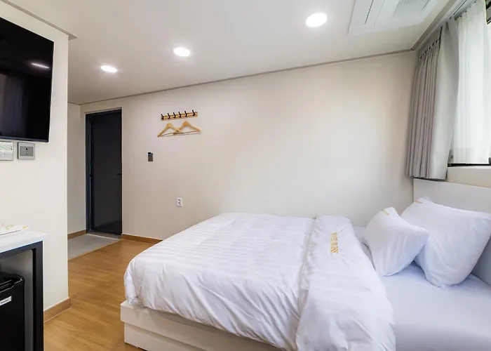 Bliss Myeongdong Hotel *